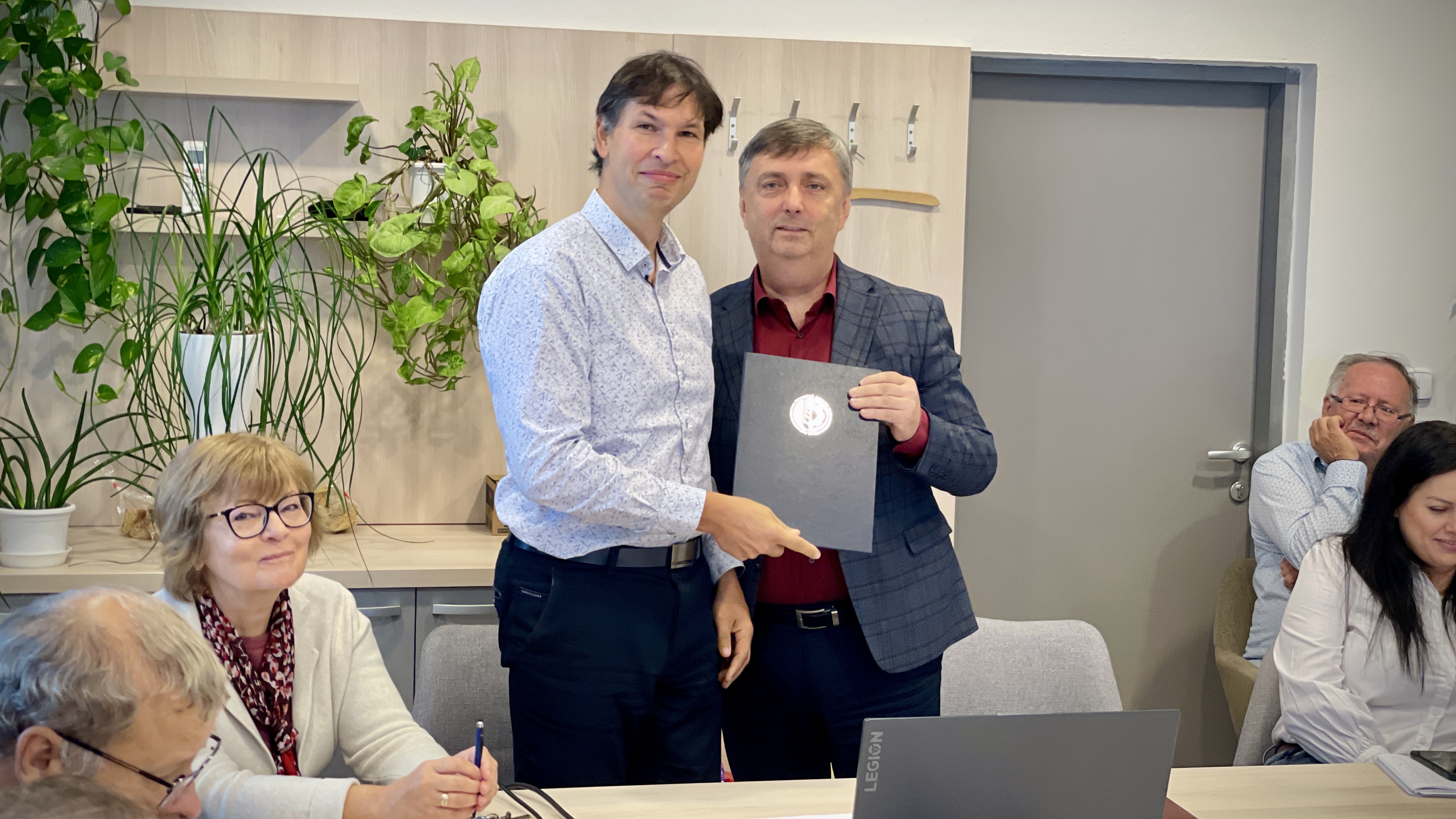 Odovzdanie menovacích dekrétov novým vedúcim ústavov a diskusia o hlavných úlohách, ktoré čakajú fakultu v novom akademickom roku